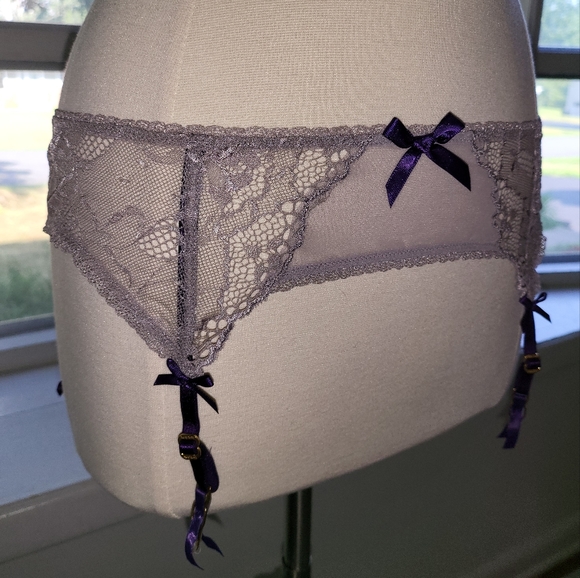 Victoria's Secret Garter Belt - Picture 2 of 8